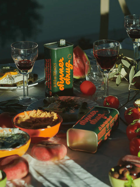 DinnerDrug, verdammt leckeres, absolut reines und rein mechanisch gewonnenes Olivenöl aus Griechenland.