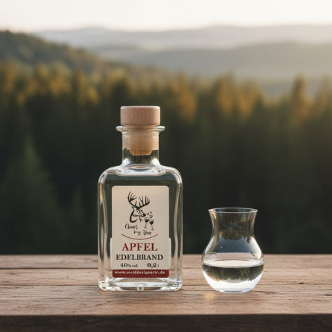 Apfel Edelbrand in 200 ml Designer Edelglasflasche - Cheers my Deer