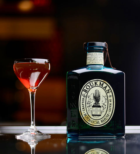 Haitischer Rhum aus frischem Zuckerrohrsaft. Traditioneller Clairin-Trempé mit ausgewählten Botanicals - WALDDESIGNERIN® 