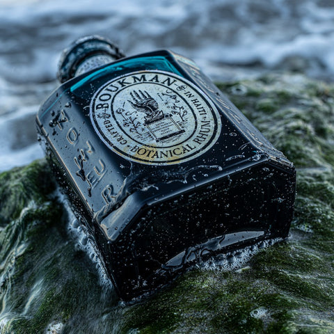 Haitischer Rhum aus frischem Zuckerrohrsaft. Traditioneller Clairin-Trempé mit ausgewählten Botanicals - WALDDESIGNERIN® 