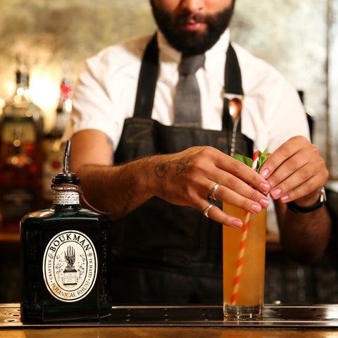 Haitischer Rhum aus frischem Zuckerrohrsaft. Traditioneller Clairin-Trempé mit ausgewählten Botanicals - WALDDESIGNERIN® 