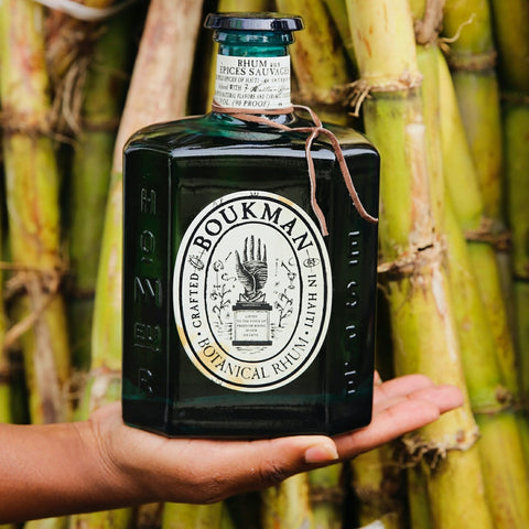 Haitischer Rhum aus frischem Zuckerrohrsaft. Traditioneller Clairin-Trempé mit ausgewählten Botanicals - WALDDESIGNERIN® 