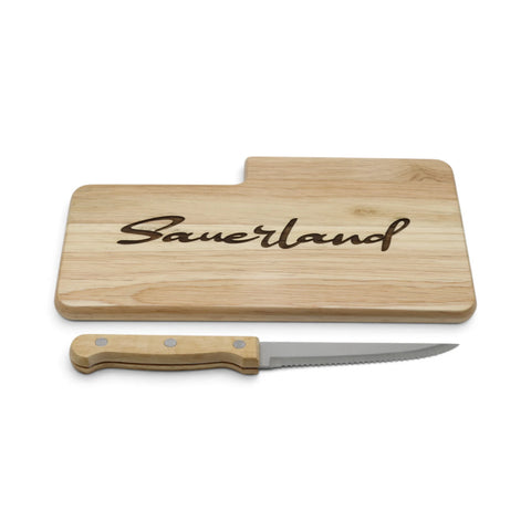 Rustikales Frühstücksbrett mit Brotzeitmesser und Gravur „Sauerland“ - WALDDESIGNERIN® 