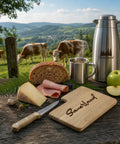 Rustikales Frühstücksbrett mit Brotzeitmesser und Gravur „Sauerland“ - WALDDESIGNERIN® 