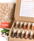 Geschenkbox mit 12 verschiedenen Chili Sorten aus der ganzen Welt. Das perfekte Geschenk für jeden Gourmet.