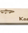 Personalisierbares Frühstücksbrettchen mit Gravur – Forelle und Wunschname