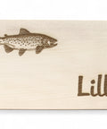 Personalisierbares Frühstücksbrettchen mit Gravur – Forelle und Wunschname