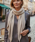Musselinschal / Dreieckstuch XXL in Beige - WALDDESIGNERIN® 