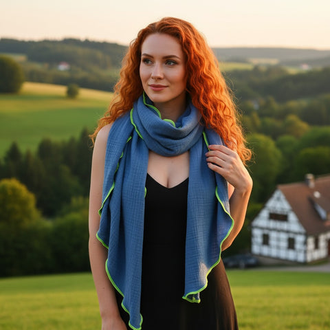 Musselinschal / Dreieckstuch XXL - Blau / Neongrün – Handgefertigt im Sauerland