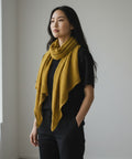 Musselinschal / Dreieckstuch XXL - Curry – Handgefertigt im Sauerland