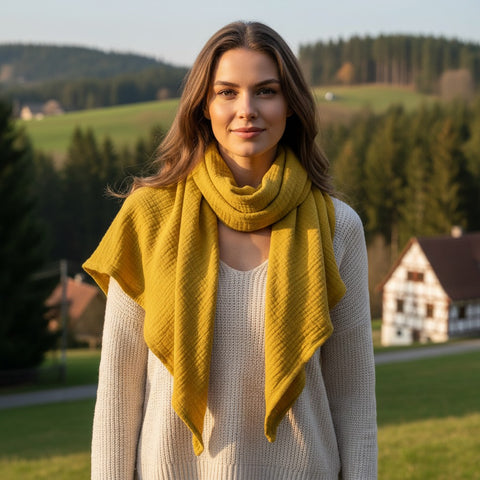 Musselinschal / Dreieckstuch XXL - Curry – Handgefertigt im Sauerland