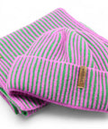 Hochwertiges Set aus Strickmütze und Schal  aus 100 % feinster Merinowolle, gefertigt in Deutschland. Farbe Pink-Grün