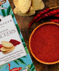 Knusprige Paprika Cracker mit einem intensiven Raucharoma. Hergestellt in Spanien