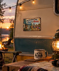 Blechschild „Des Campers Fluch ist Regen und Besuch“ - Witzige Camping Deko - Das ideale Geschenk für Camper - WALDDESIGNERIN® 