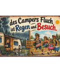 Blechschild „Des Campers Fluch ist Regen und Besuch“ - Witzige Camping Deko - Das ideale Geschenk für Camper - WALDDESIGNERIN® 