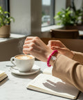 Pinkes Perlenarmband mit großem weißen Smiley Anhänger - Im Sauerland kaufen!