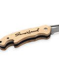Wunderschönes Klappmesser mit edlem Holzgriff und hochwertiger Lasergravur „SAUERLAND“ – ein praktischer und stilvoller Begleiter für jede Wanderung.