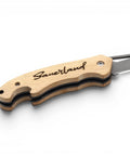 Wunderschönes Klappmesser mit edlem Holzgriff und hochwertiger Lasergravur „SAUERLAND“ – ein praktischer und stilvoller Begleiter für jede Wanderung.